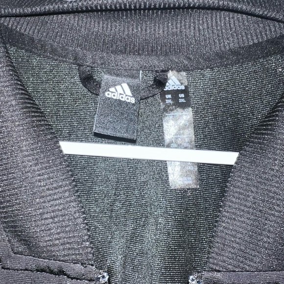 Adidas lightweight jacket - Picture 2 of 5